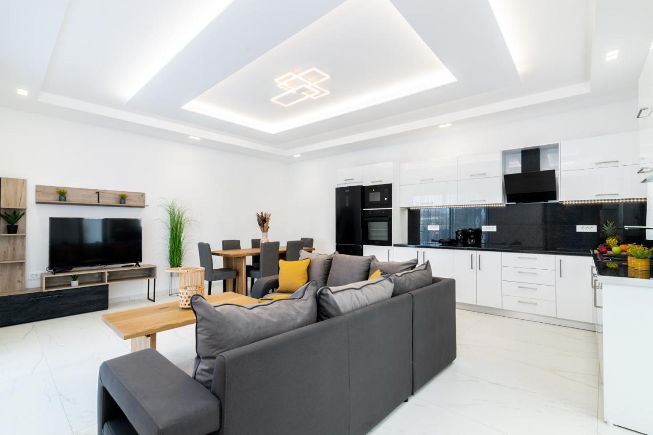 Villa Eagle's Nest - Adjoining Villas!